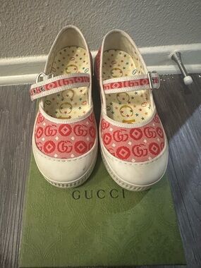 Gucci Girls' Red Logo Mary Jane Shoes with Cream Trim